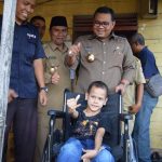 Pemerintah Kota Tanjungbalai Beri Bantuan Kursi Roda Kepada Masyarakat Disabilitas