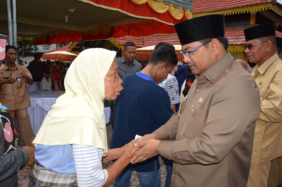 Penyerahan Dana Badan Amil Zakat Daerah (BAZDA) Kota Tanjungbalai Tahun 2016