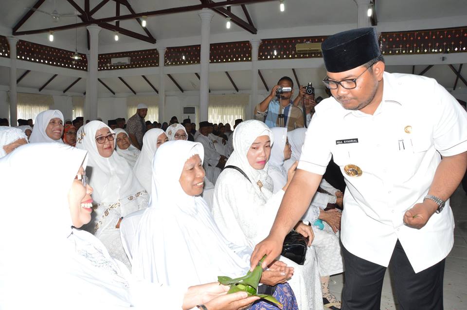 Tepung Tawar Calon Jamaah Haji Kota Tanjungbalai Tahun 2016