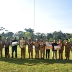 Walikota Tanjungbalai Serahkan Trophy Juara Kecamatan Terbaik Tk.Propinsi Sumatera Utara Kepada Camat Tanjungbalai Selatan dan Bantuan Sarana Perikanan Tangkap dan Premi Asuransi bagi Nelayan