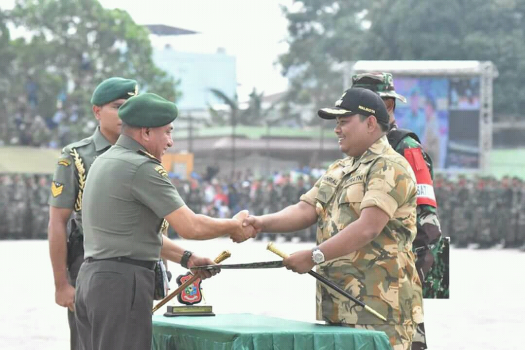 Pangkostrad Letjen Edy Rahmayadi Resmi Menutup Kegiatan TMMD ke-99 Kota Tanjungbalai Tahun 2017