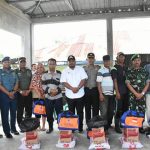 Walikota Tanjungbalai Meninjau Langsung Lokasi banjir dan memberikan Bantuan kepada Warga