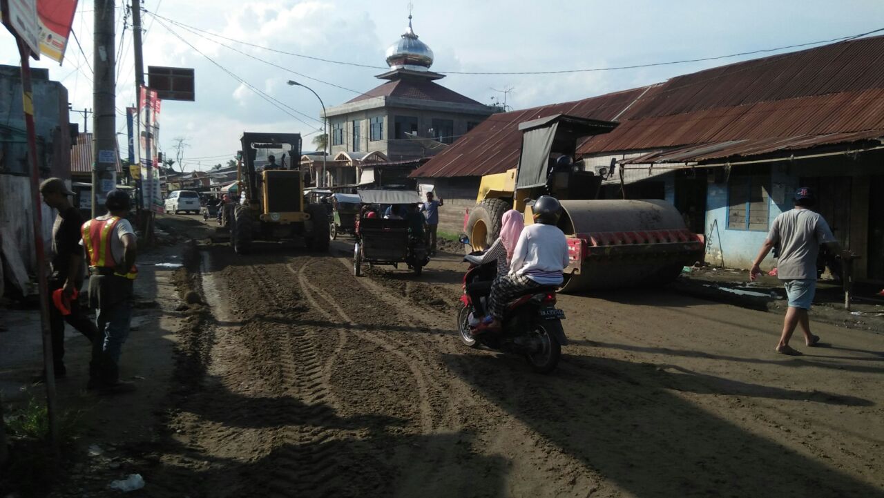 Pemko tanjungbalai Sahuti Keluhan Warga Pasar baru Jalan DI Panjaitan